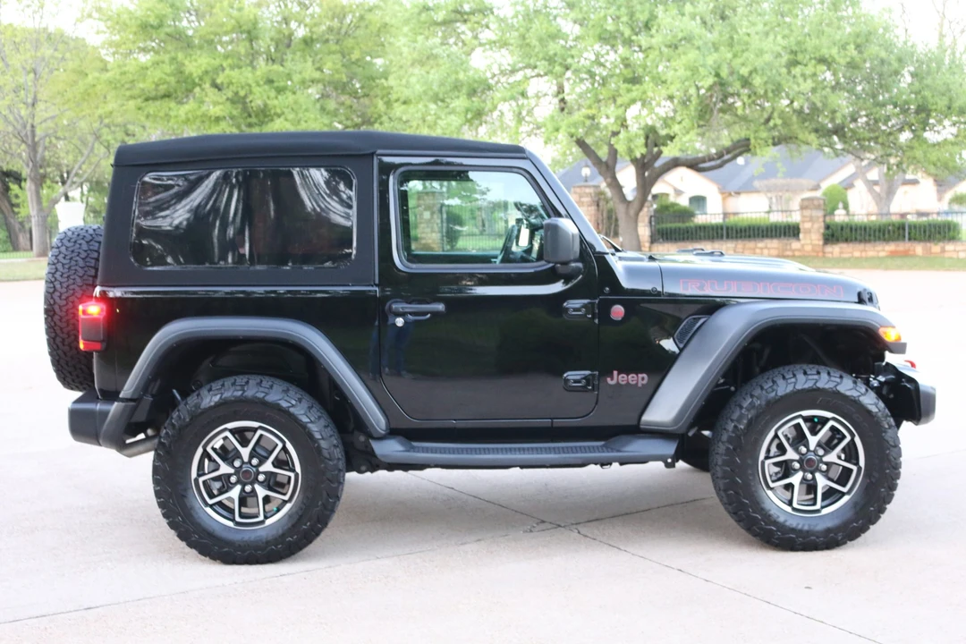 2024 Jeep JL Wrangler - Image 15 of 31