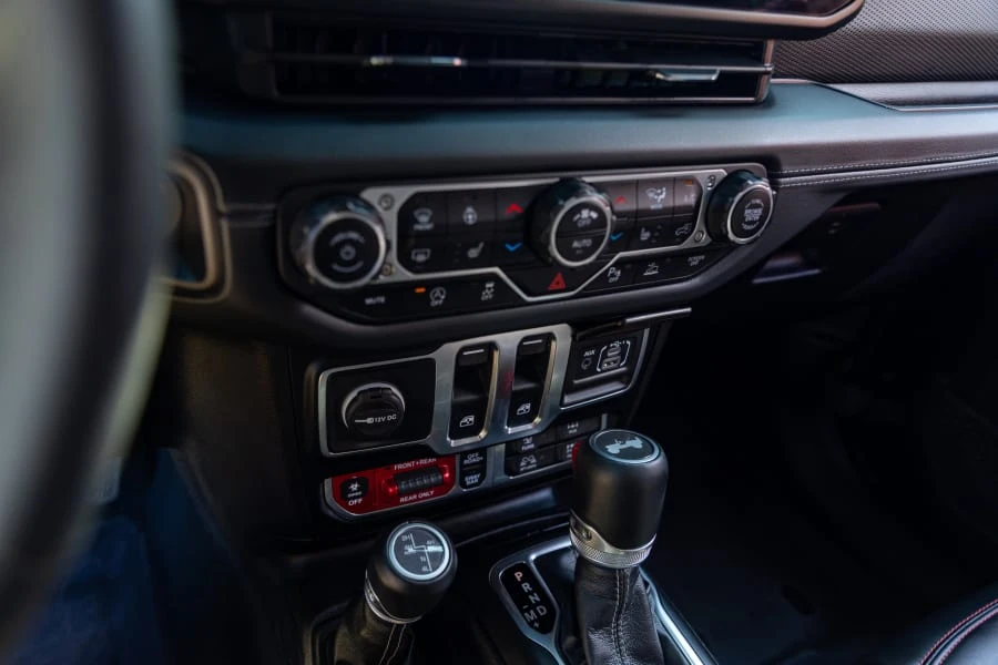 2024 Jeep JL Wrangler - Image 28 of 31