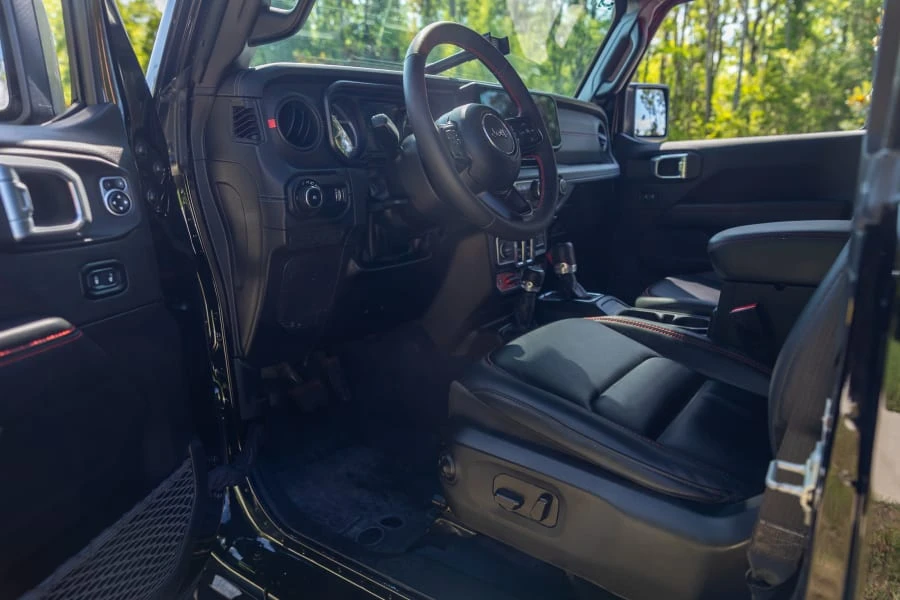 2024 Jeep JL Wrangler - Image 30 of 31