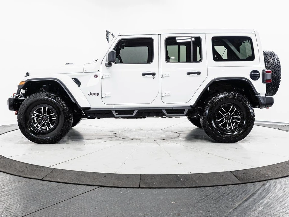 2024 Jeep JL Wrangler - Image 4 of 12