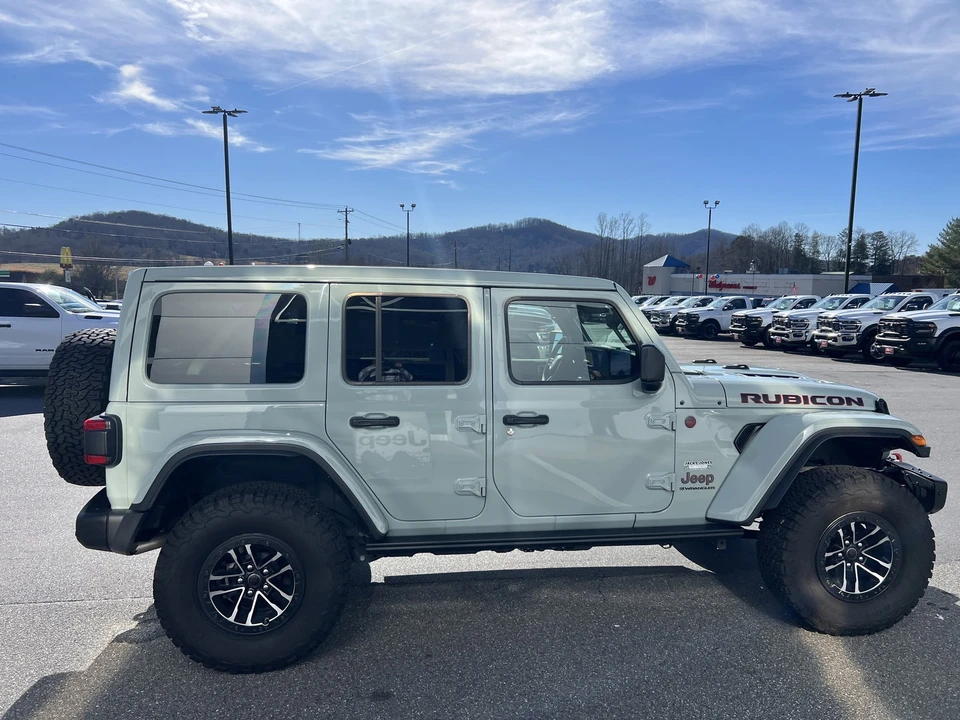 2024 Jeep JL Wrangler - Image 4 of 21