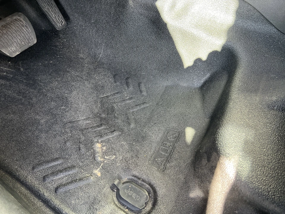 2024 Jeep JL Wrangler - Image 18 of 21