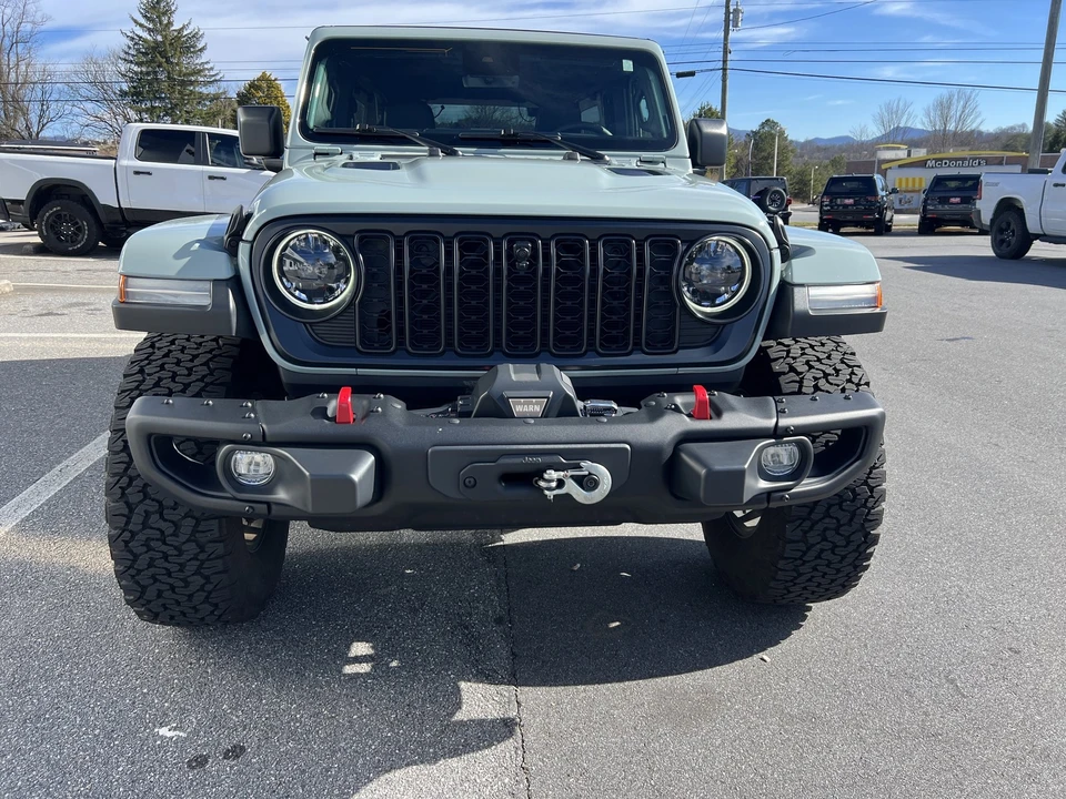 2024 Jeep JL Wrangler - Image 5 of 21