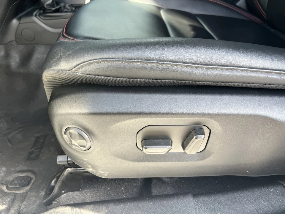 2024 Jeep JL Wrangler - Image 17 of 31