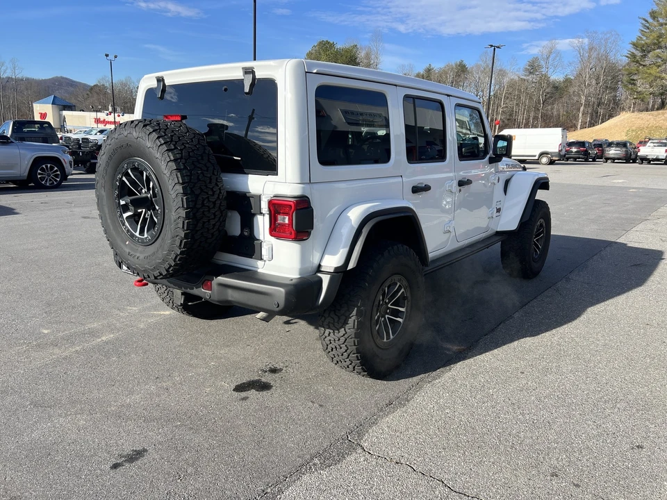 2024 Jeep JL Wrangler - Image 3 of 12
