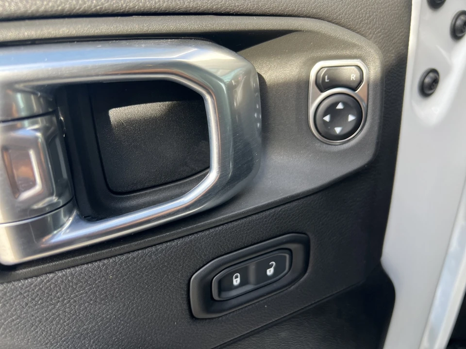 2024 Jeep JL Wrangler - Image 15 of 31