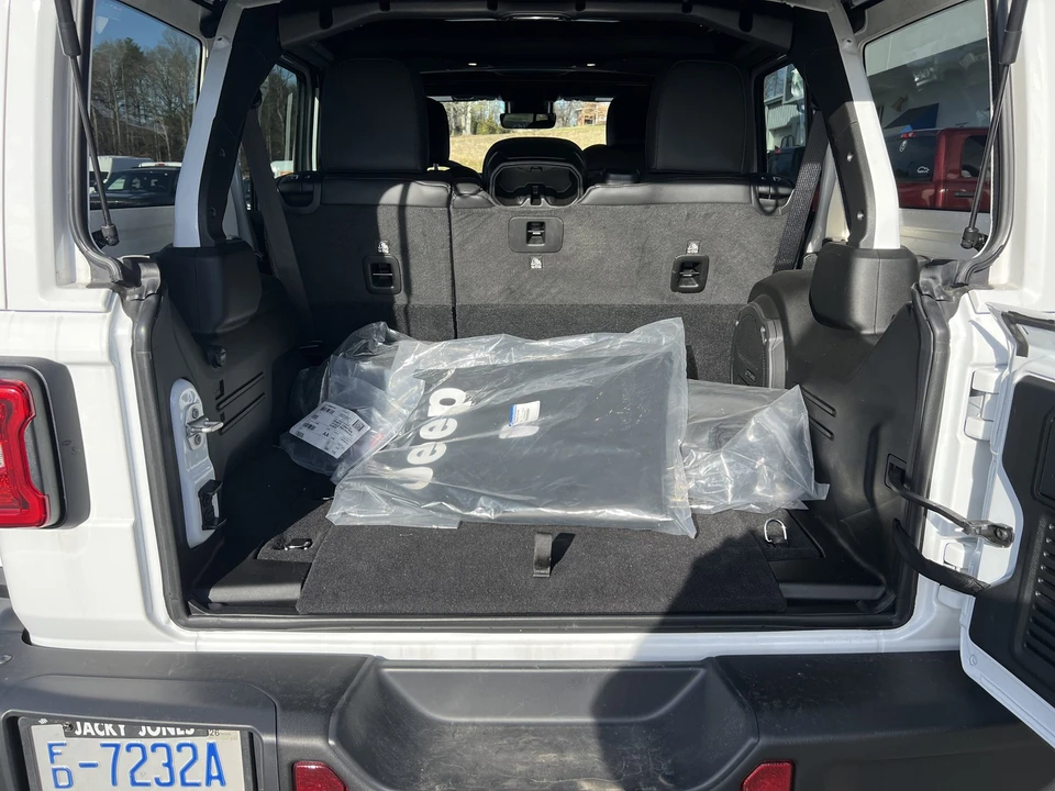 2024 Jeep JL Wrangler - Image 9 of 31