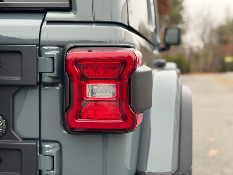 2024 Jeep JL Wrangler - Image 20 of 21
