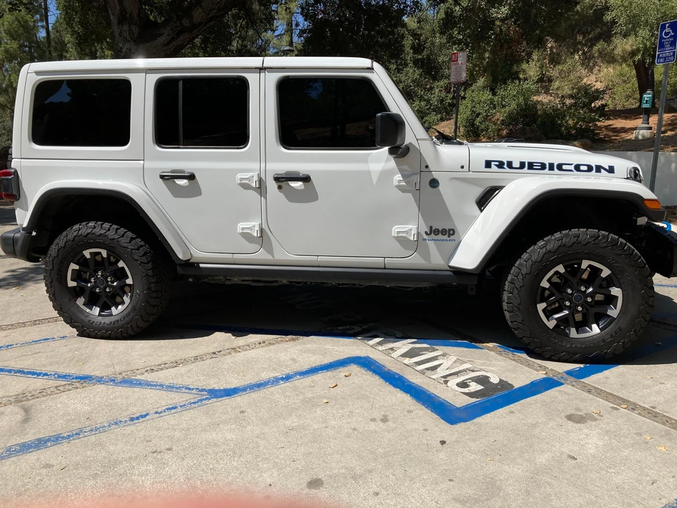 2024 Jeep JL Wrangler - Image 13 of 31