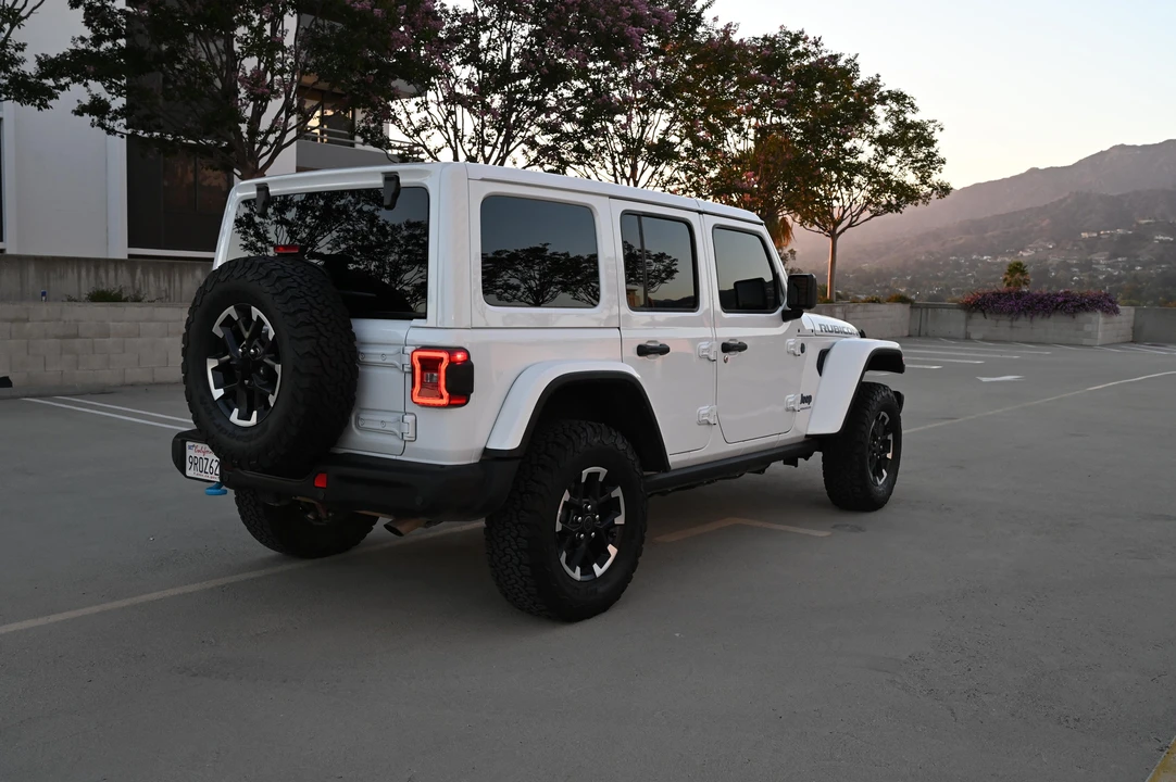 2024 Jeep JL Wrangler - Image 11 of 31