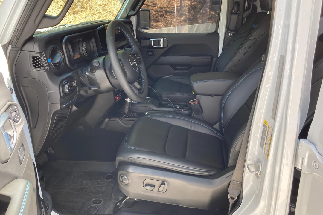 2024 Jeep JL Wrangler - Image 30 of 31