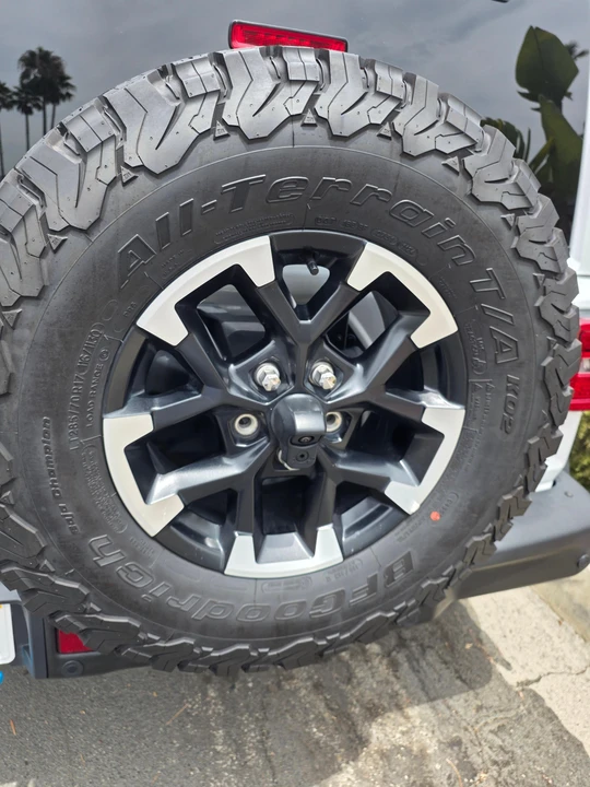 2024 Jeep JL Wrangler - Image 29 of 31