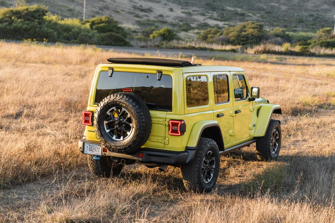 2024 Jeep JL Wrangler - Image 28 of 31