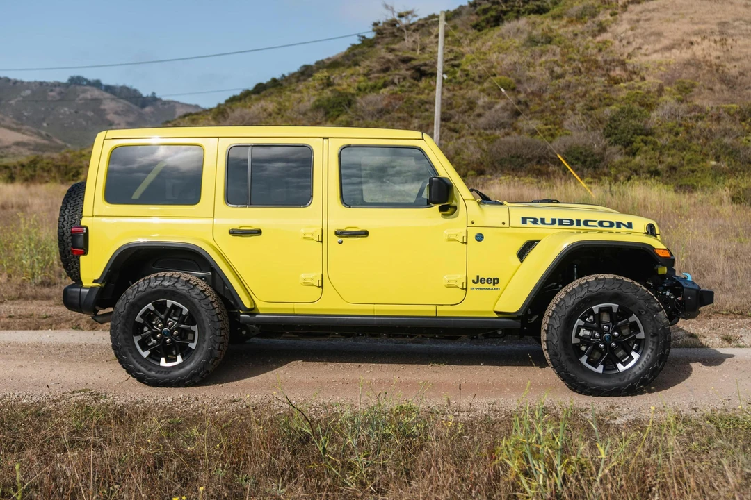 2024 Jeep JL Wrangler - Image 3 of 31