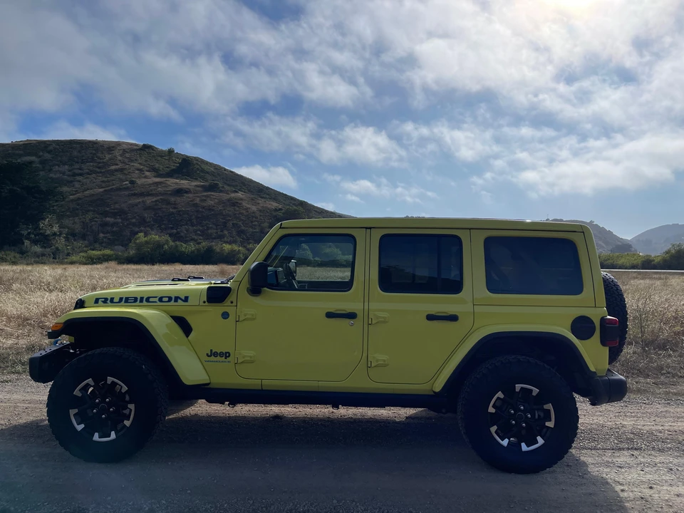 2024 Jeep JL Wrangler - Image 17 of 31