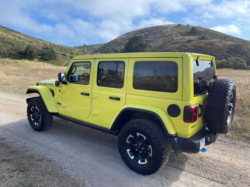 2024 Jeep JL Wrangler - Image 18 of 31