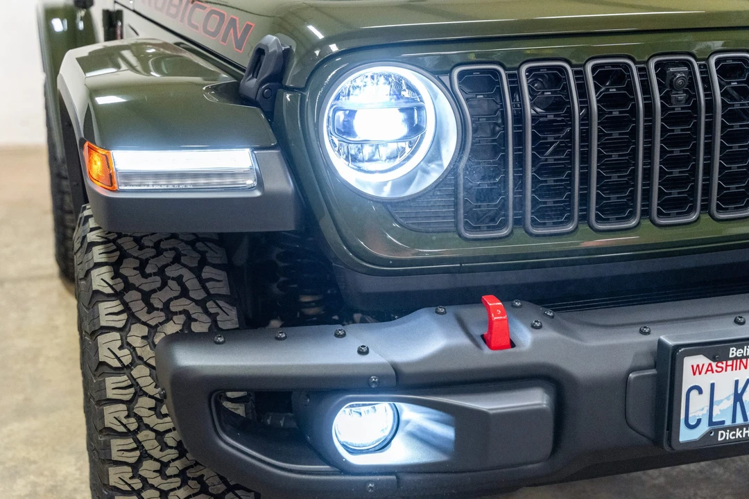 2024 Jeep JL Wrangler - Image 14 of 31