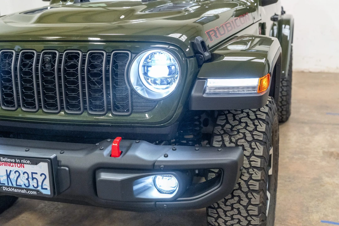 2024 Jeep JL Wrangler - Image 15 of 31
