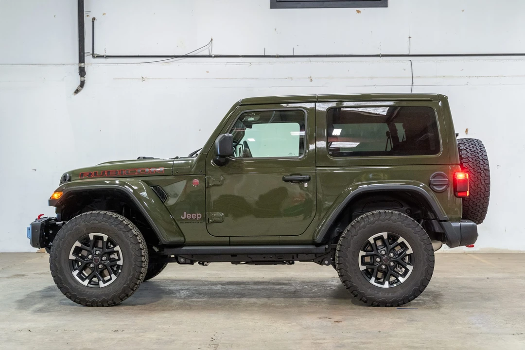 2024 Jeep JL Wrangler - Image 9 of 31