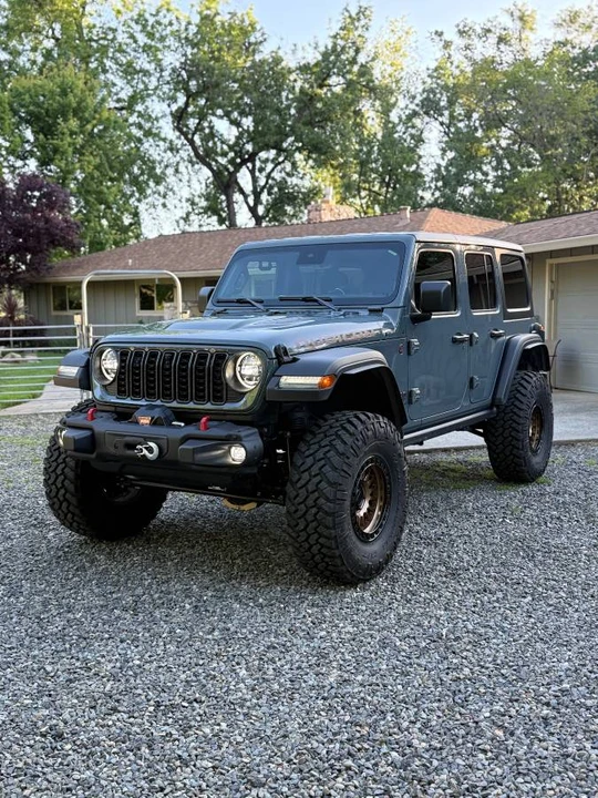 2024 Jeep JL Wrangler - Image 2 of 7