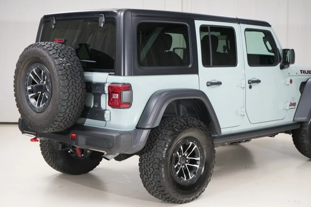 2024 Jeep JL Wrangler - Image 20 of 21