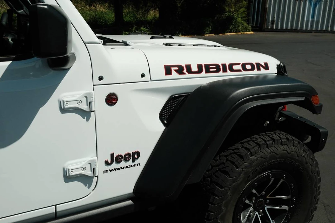 2024 Jeep JL Wrangler - Image 17 of 18