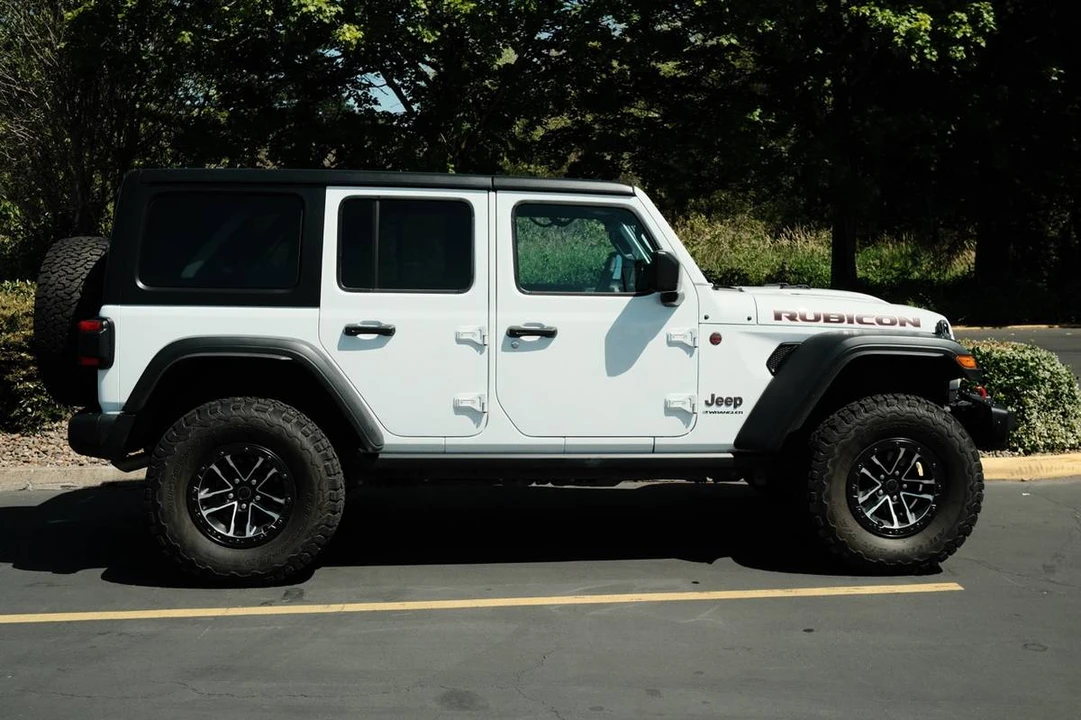 2024 Jeep JL Wrangler - Image 6 of 18