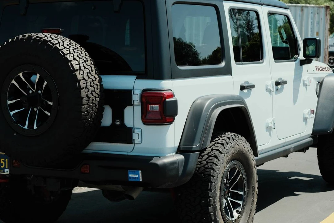 2024 Jeep JL Wrangler - Image 3 of 18