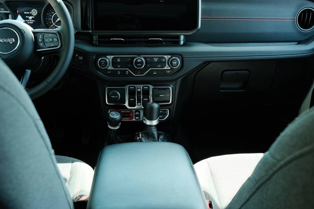 2024 Jeep JL Wrangler - Image 11 of 18