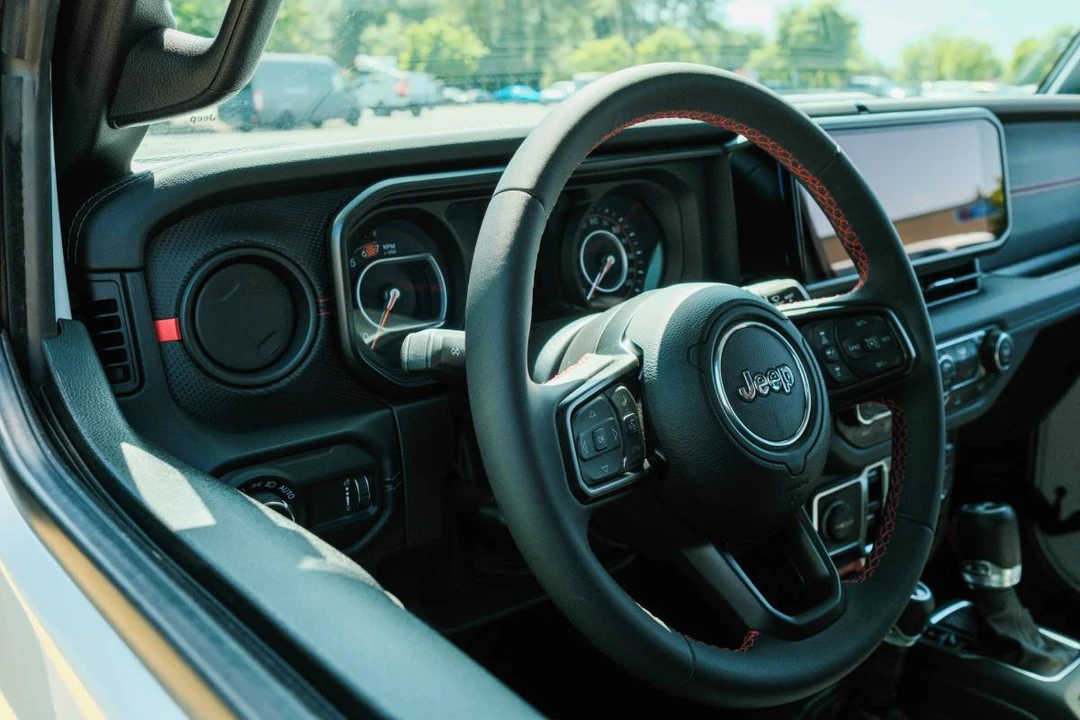 2024 Jeep JL Wrangler - Image 10 of 18