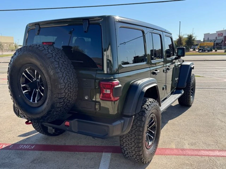 2024 Jeep JL Wrangler - Image 8 of 12