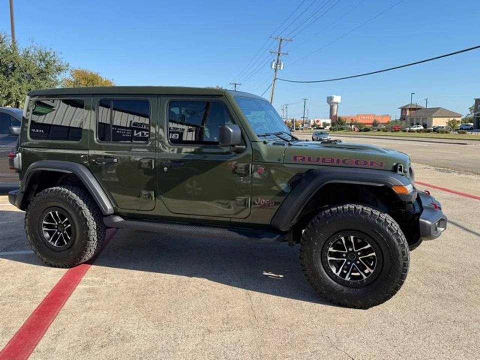 2024 Jeep JL Wrangler - Image 10 of 12