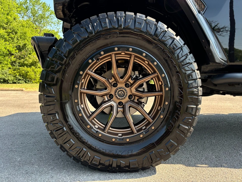 2024 Jeep JL Wrangler - Image 15 of 31