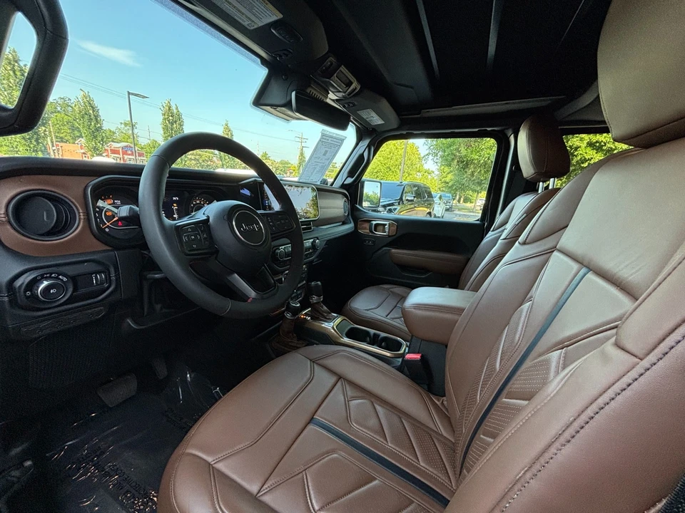 2024 Jeep JL Wrangler - Image 30 of 31