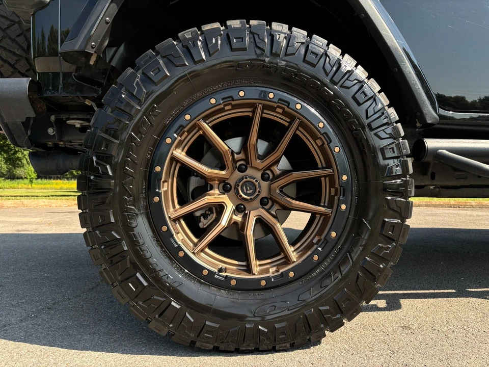 2024 Jeep JL Wrangler - Image 14 of 31