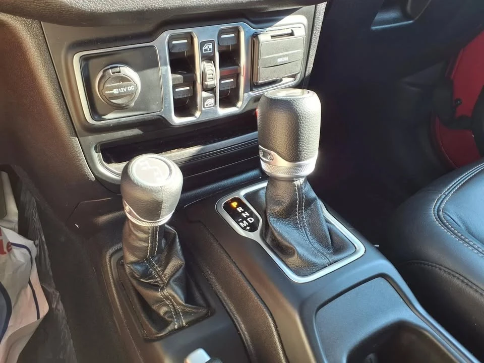 2024 Jeep JL Wrangler - Image 15 of 16