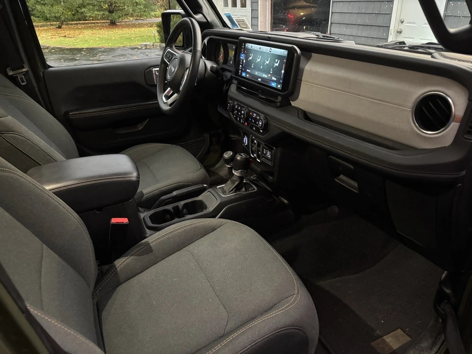 2024 Jeep JL Wrangler - Image 8 of 12
