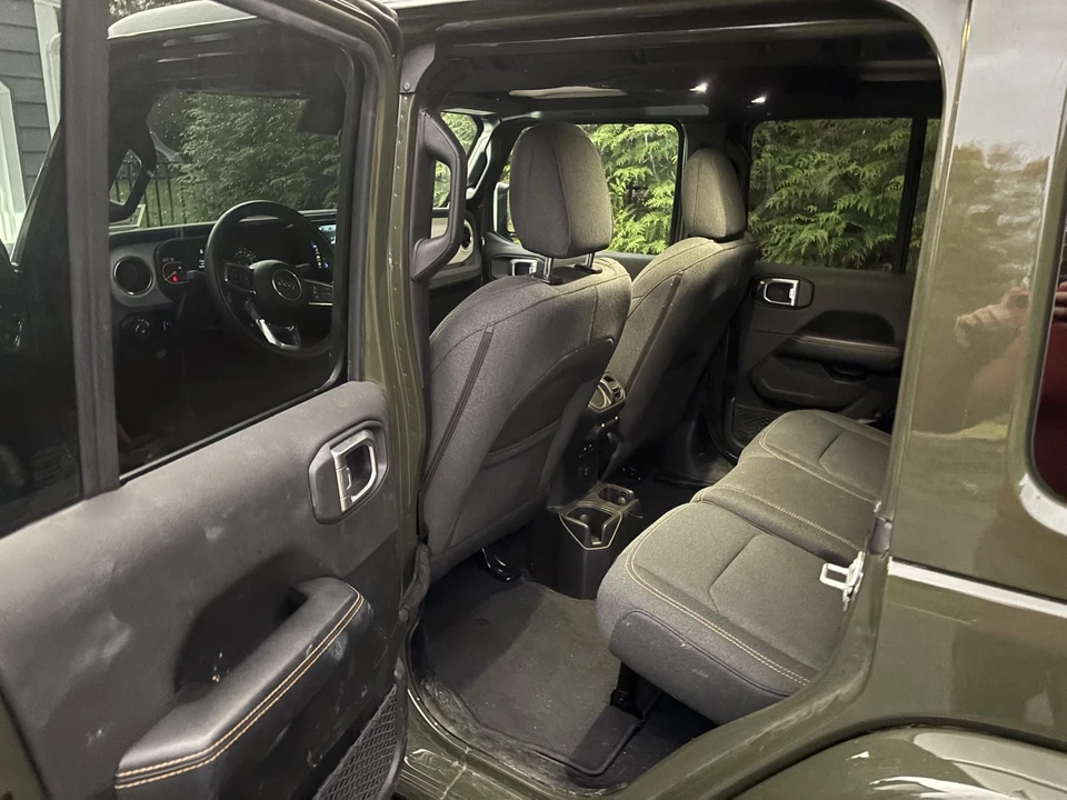 2024 Jeep JL Wrangler - Image 10 of 12