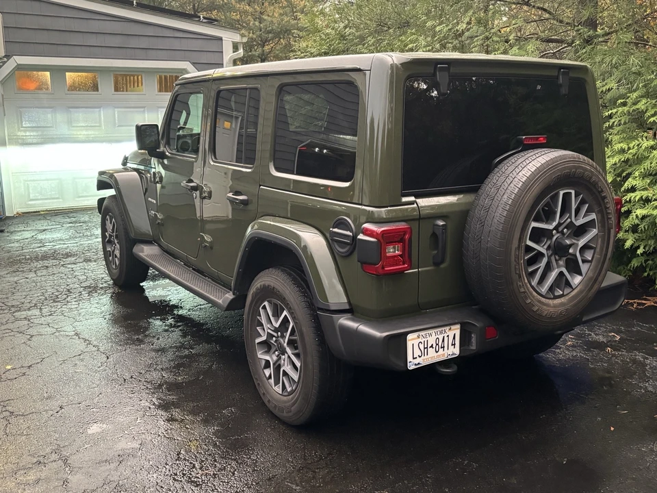 2024 Jeep JL Wrangler - Image 4 of 12