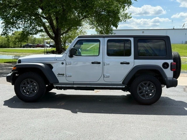 2024 Jeep JL Wrangler - Image 4 of 16