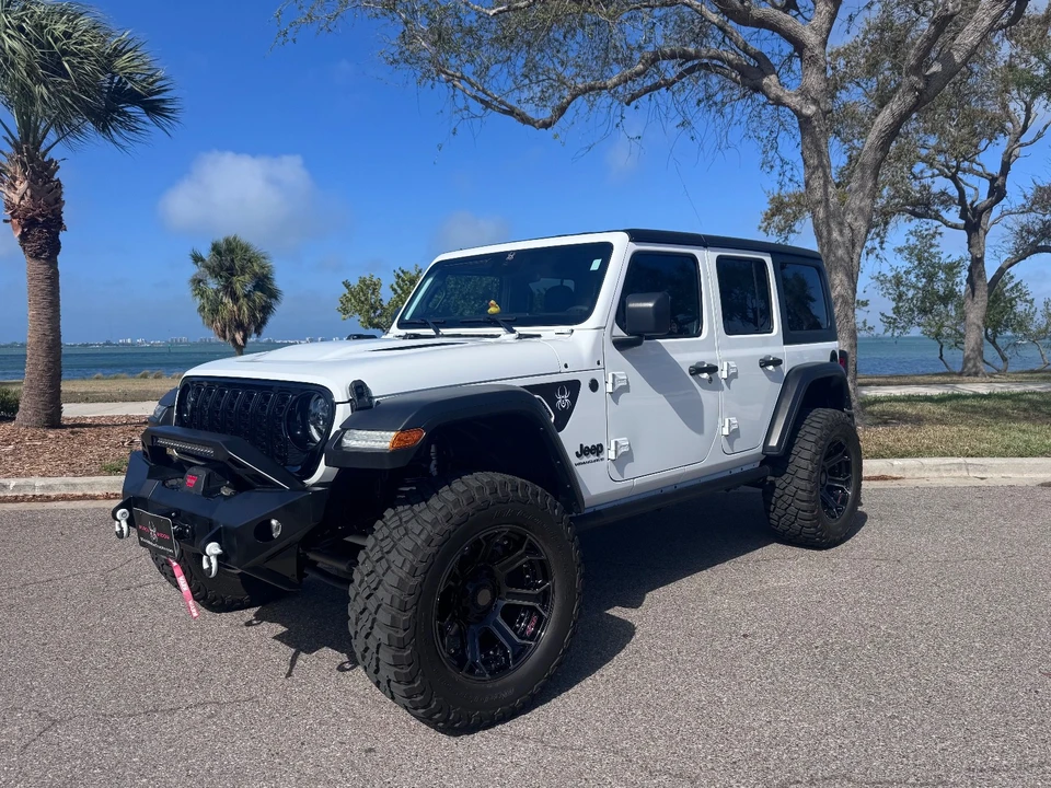 2024 Jeep JL Wrangler - Image 4 of 31