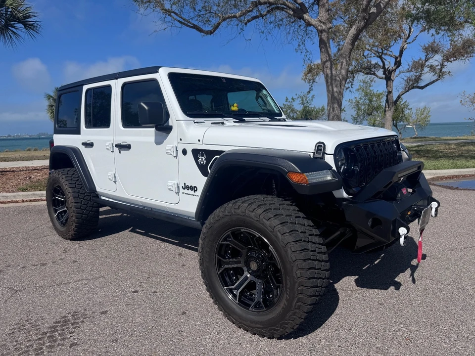 2024 Jeep JL Wrangler - Image 2 of 31