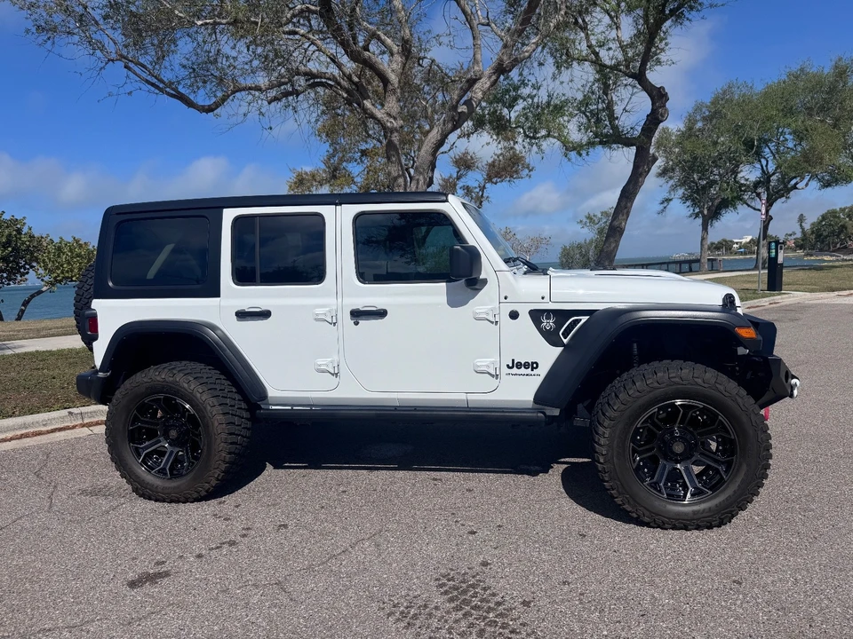 2024 Jeep JL Wrangler - Image 7 of 31
