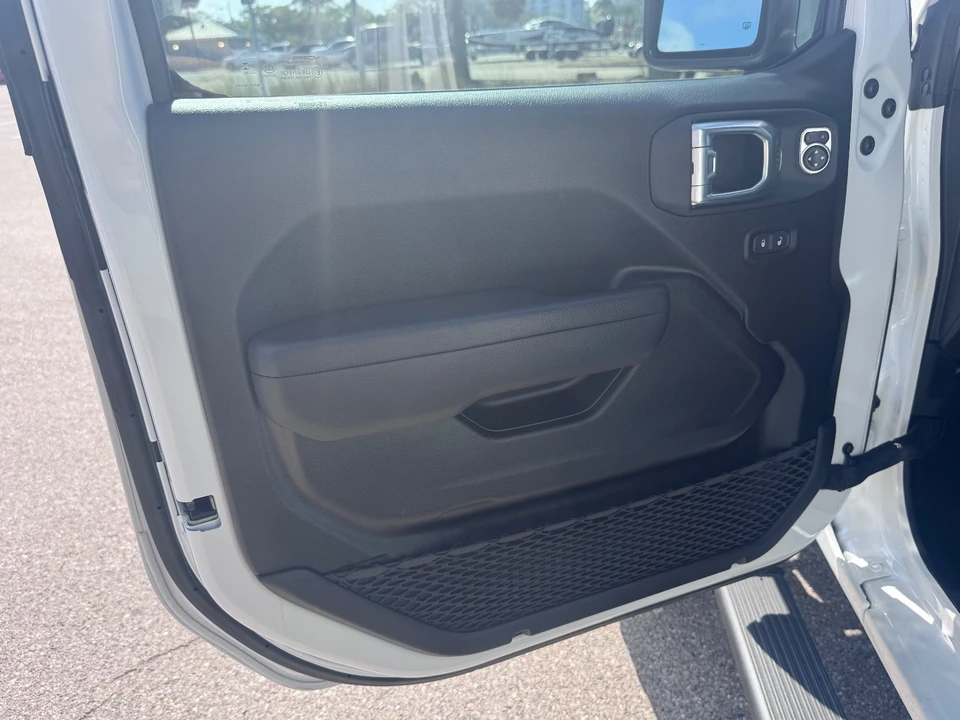 2024 Jeep JL Wrangler - Image 20 of 31