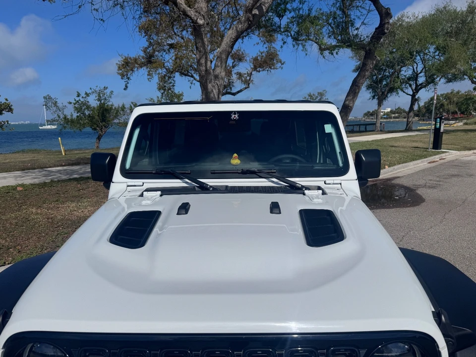 2024 Jeep JL Wrangler - Image 15 of 31