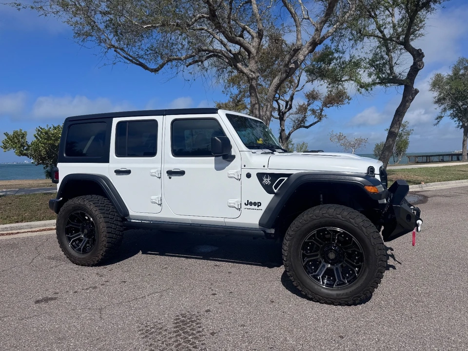 2024 Jeep JL Wrangler - Image 6 of 31