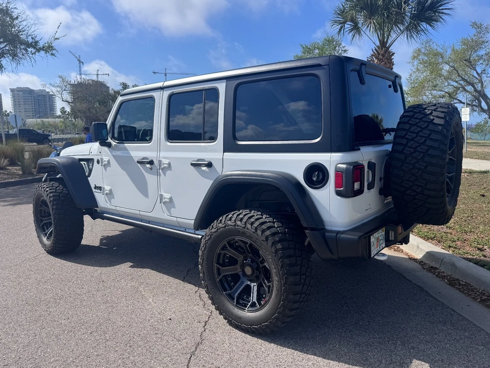 2024 Jeep JL Wrangler - Image 11 of 31