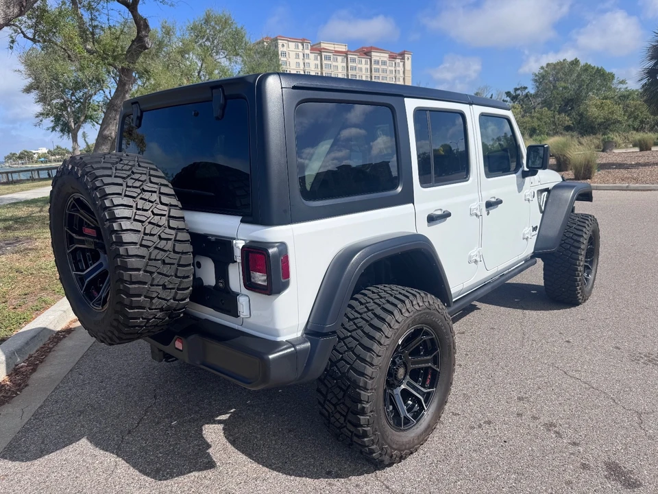 2024 Jeep JL Wrangler - Image 10 of 31