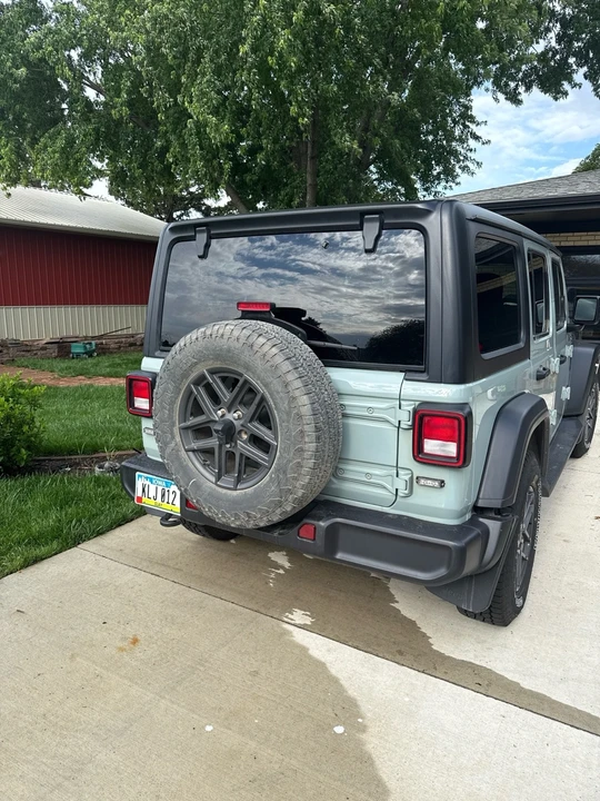 2024 Jeep JL Wrangler - Image 2 of 11