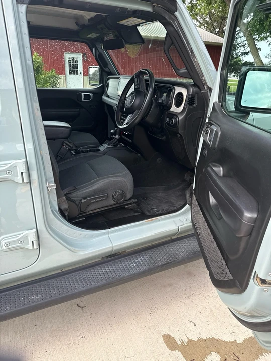 2024 Jeep JL Wrangler - Image 5 of 11